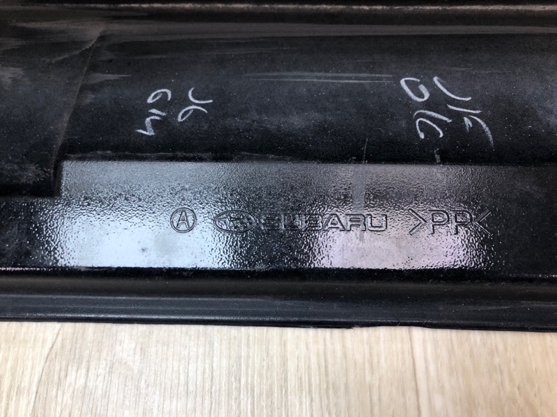 Накладка порога наружная правая LEGACY BN 14-18 2014 2.5 FB25B