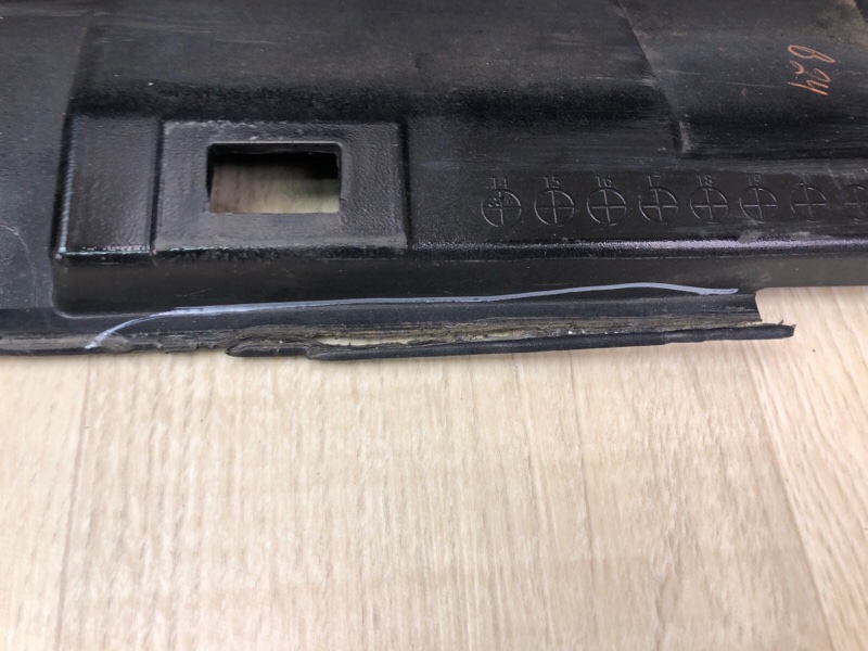 Накладка порога наружная правая LEGACY BN 14-18 2014 2.5 FB25B