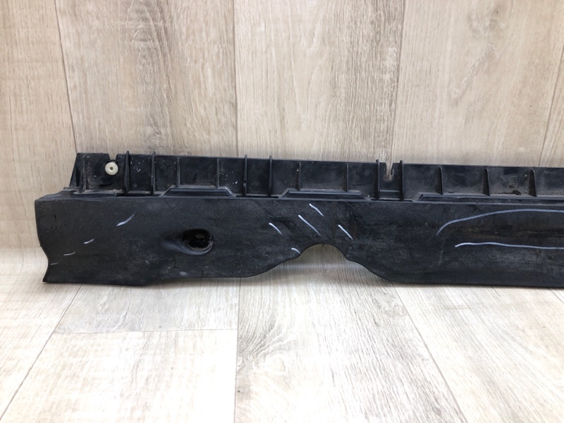 Кронштейн порога правый TESLA MODEL Y 19-