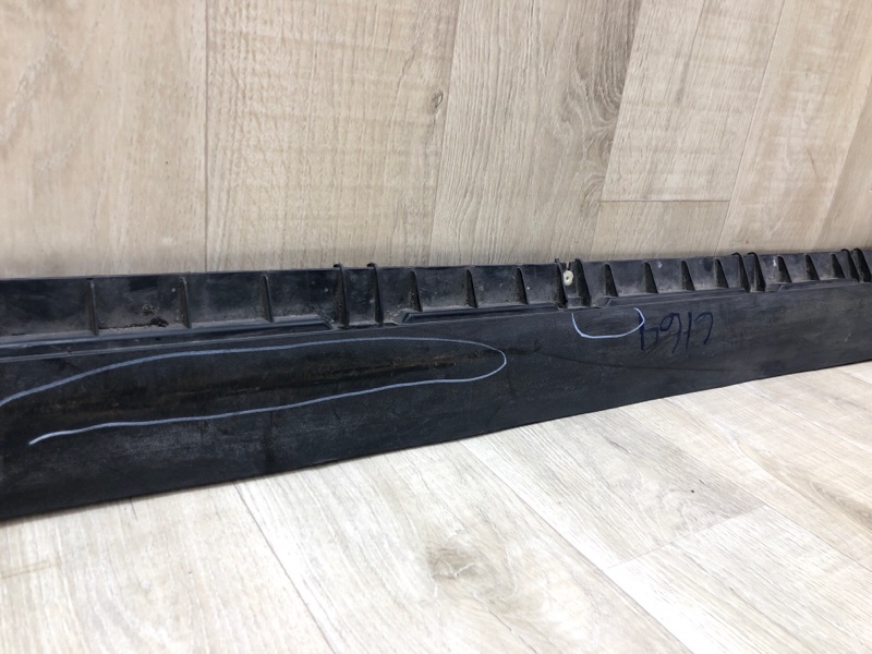 Кронштейн порога правый MODEL Y 19- 2021