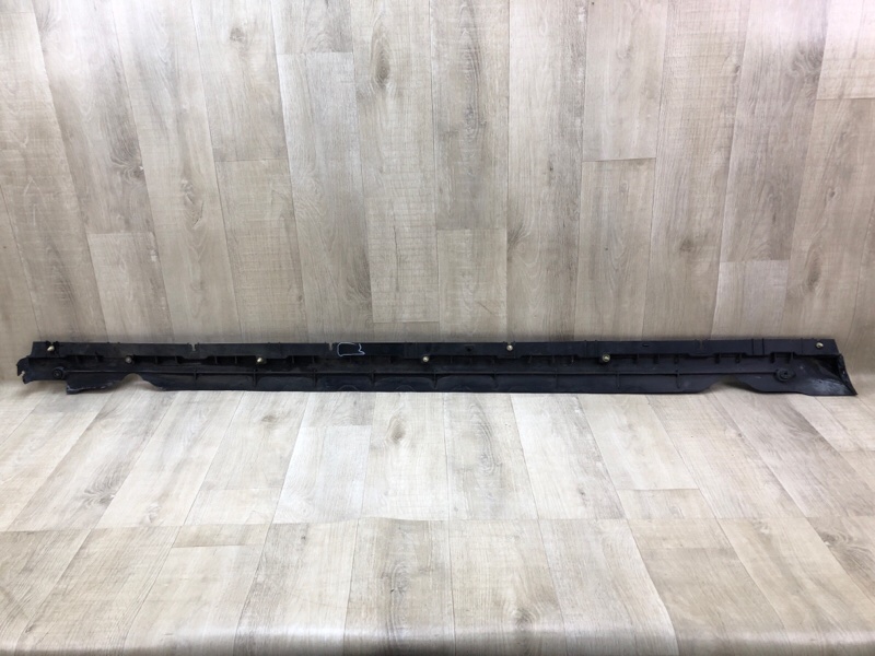 Кронштейн порога правый MODEL Y 19- 2021