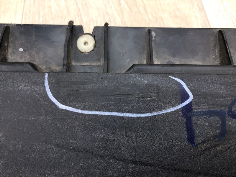 Кронштейн порога правый MODEL Y 19- 2021