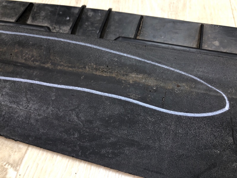 Кронштейн порога правый MODEL Y 19- 2021