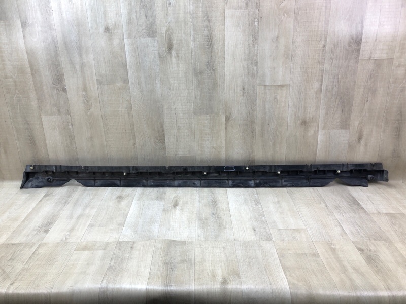 Кронштейн порога левый MODEL Y 19- 2021