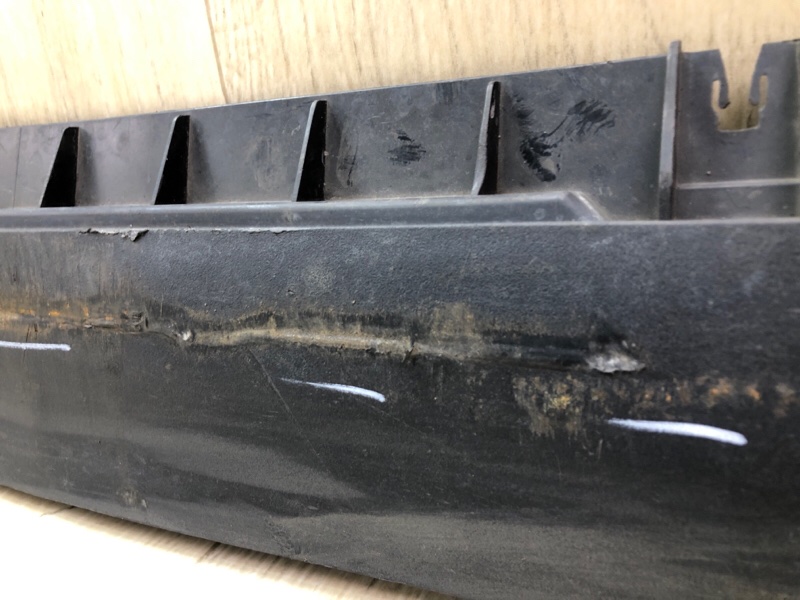 Кронштейн порога левый MODEL Y 19- 2021