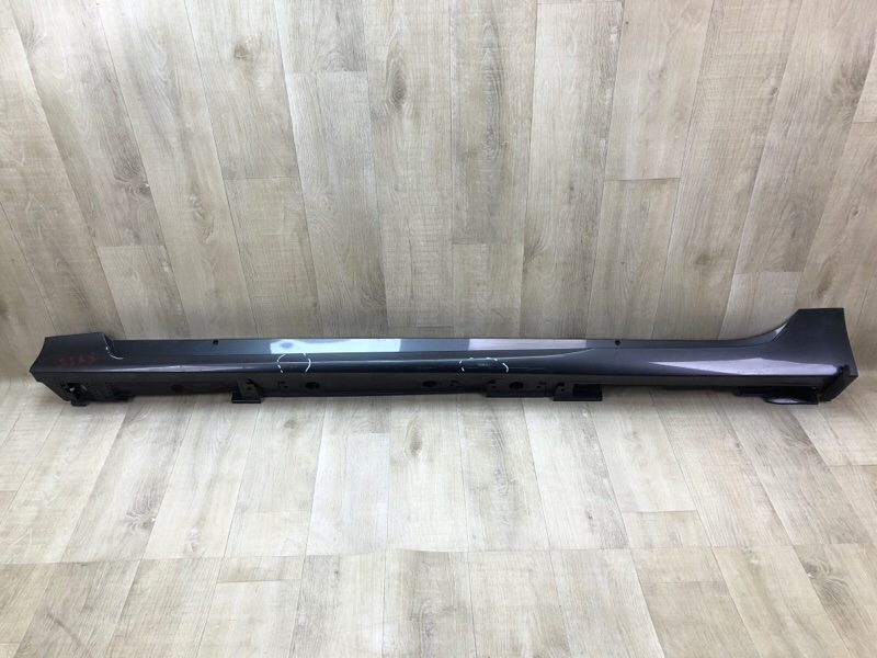 Накладка порога наружная левая TOYOTA PRIUS 16- 2017 1.8 2ZRFXE 7586047900 Б/У