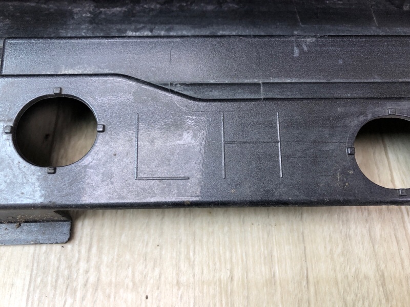 Накладка порога наружная левая PRIUS 16- 2017 1.8 2ZRFXE