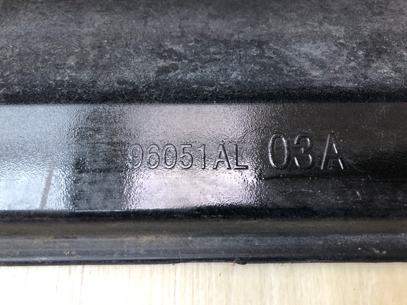 Накладка порога наружная левая LEGACY BN 14-18 2014 2.5 FB25B