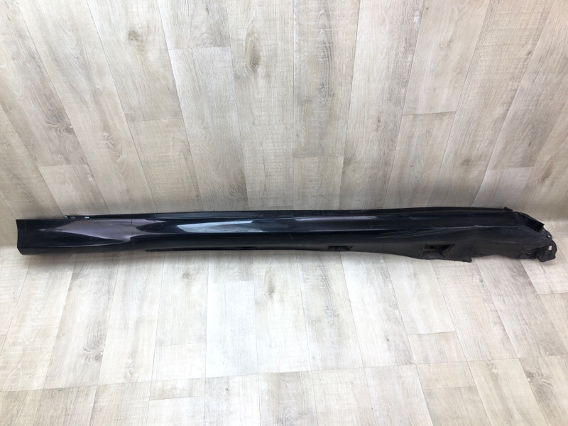 Запчасть накладка порога наружная правая FORD FOCUS 10-18 CP9Z-5810176-B Б/У Накладка порога наружная правая FORD FOCUS 10-18 CP9Z-5810176-B Б/У