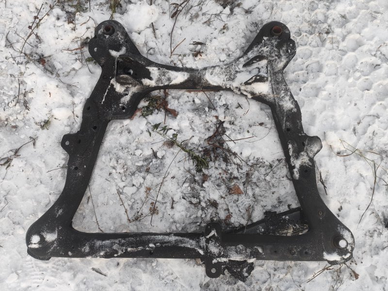 Балка передней подвески RX300/330/350/400 03-09