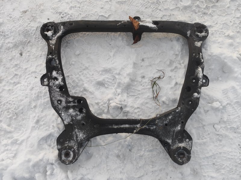 Балка передней подвески RX300/330/350/400 03-09