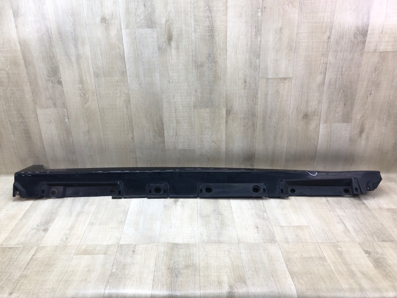 Накладка порога наружная правая LEXUS CT200 11-17 1.8 2ZRFXE