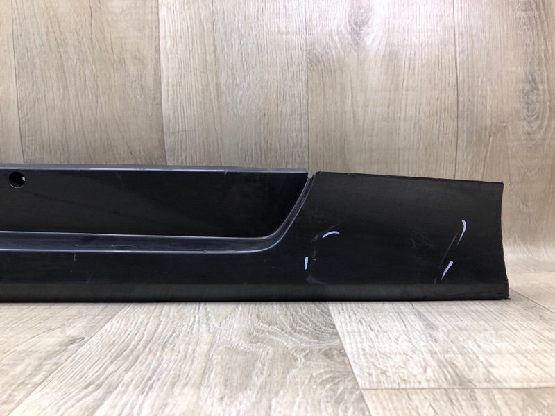 Накладка порога наружная правая PRIUS 16- 2016 1.8 2ZRFXE