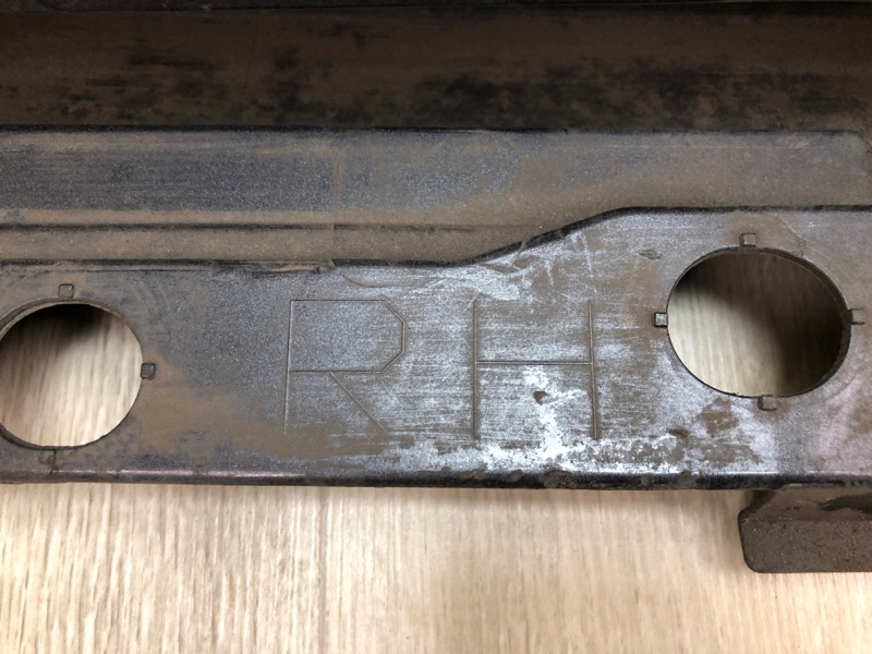 Накладка порога наружная правая PRIUS 16- 2016 1.8 2ZRFXE