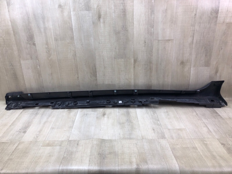 Накладка порога наружная правая TOYOTA PRIUS 16- 1.8 2ZRFXE