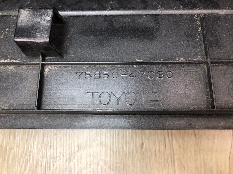 Накладка порога наружная правая PRIUS 16- 2017 1.8 2ZRFXE