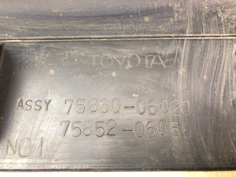 Накладка порога наружная левая CAMRY 40 06-11 2009 2.4 2AZFXE