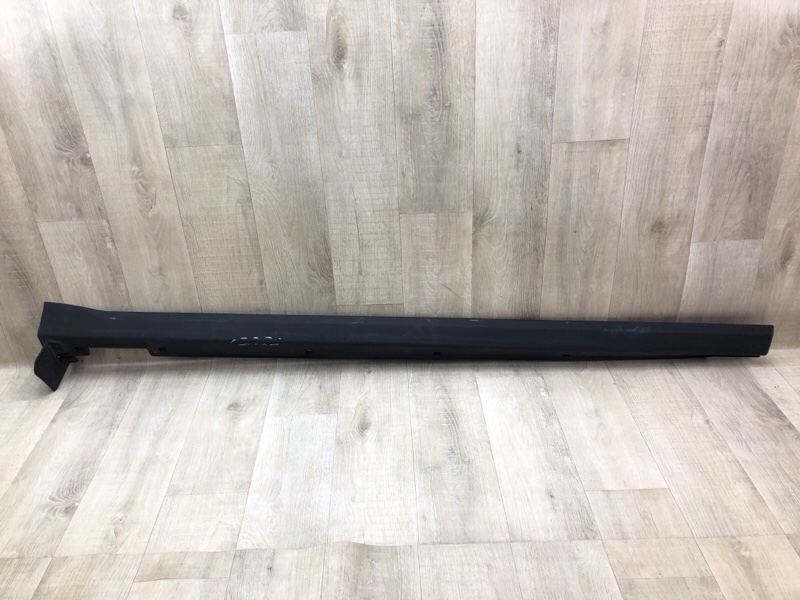 Запчасть накладка порога наружная правая KIA SORENTO UM 14- 2017 2.4 G4KJ 87752C6000 Б/У Накладка порога наружная правая KIA SORENTO UM 14- 2017 2.4 G4KJ 87752C6000 Б/У