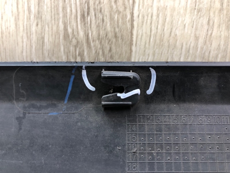 Накладка порога наружная правая SORENTO UM 14- 2017 2.4 G4KJ Накладка порога наружная правая SORENTO UM 14- 2017 2.4 G4KJ