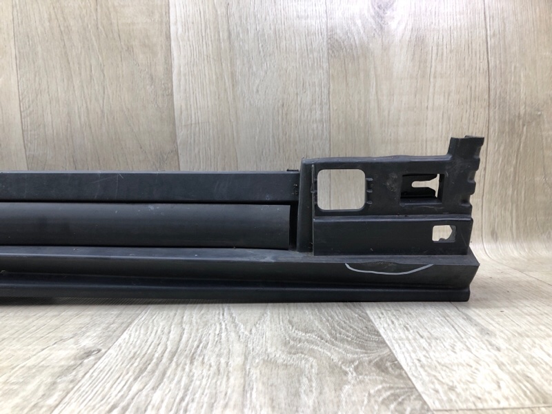 Накладка порога наружная правая CX-30 19- 2021 2.5L