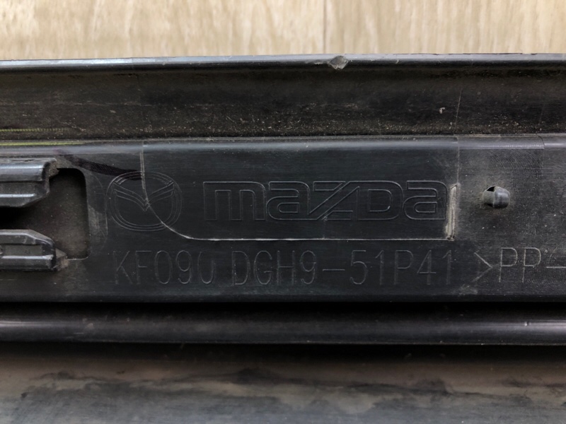 Накладка порога наружная правая CX-30 19- 2021 2.5L