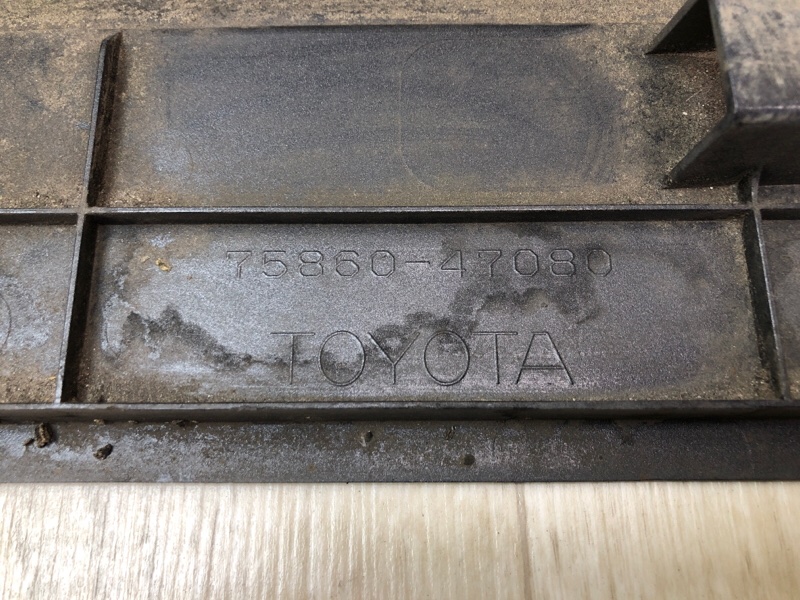 Накладка порога наружная левая PRIUS 16- 2016 1.8 2ZRFXE