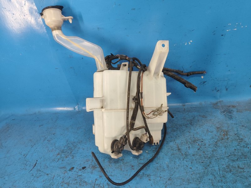 Бачок омывателя TOYOTA PRIUS - 30 09-17