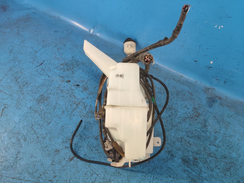 Бачок омывателя PRIUS - 30 09-17