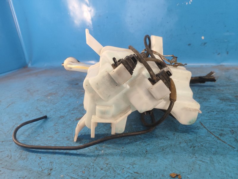 Бачок омывателя PRIUS - 30 09-17