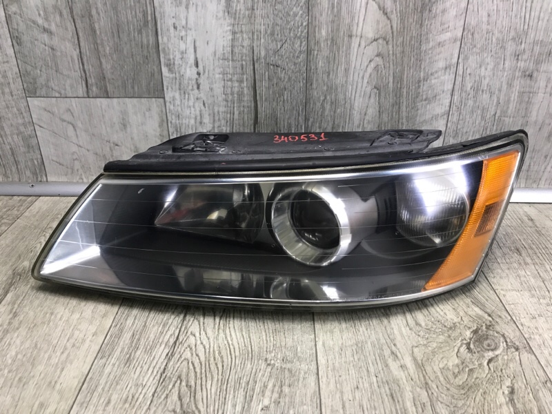 Фара левая HYUNDAI SONATA NF 04-10 921010A000 Б/У