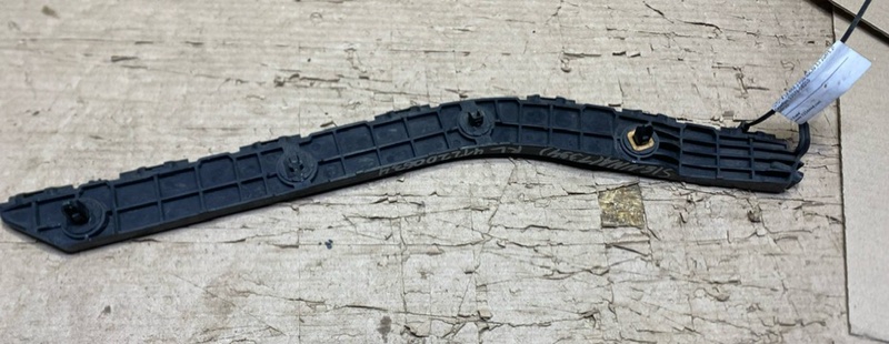 Запчасть кронштейн заднего бампера задний левый TOYOTA SIENNA 11-16 2013 GSL30 3.5 2GR-FE 52576-08010 Б/У Кронштейн заднего бампера задний левый TOYOTA SIENNA 11-16 2013 GSL30 3.5 2GR-FE 52576-08010 Б/У