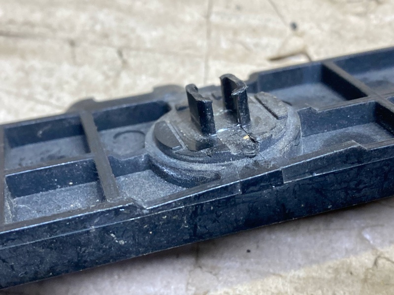 Кронштейн заднего бампера задний левый TOYOTA SIENNA 11-16 GSL30 3.5 2GR-FE Кронштейн заднего бампера задний левый TOYOTA SIENNA 11-16 GSL30 3.5 2GR-FE