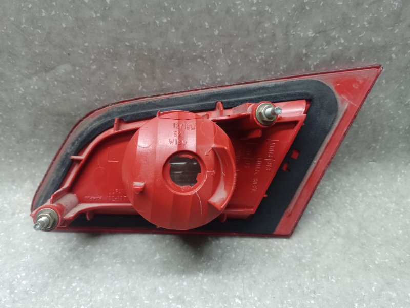 Фонарь внутренний левый INFINITI G35 03-07 Седан 3.5