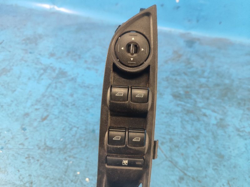 Блок управления стеклоподъемниками FOCUS 10-18 Блок управления стеклоподъемниками FOCUS 10-18