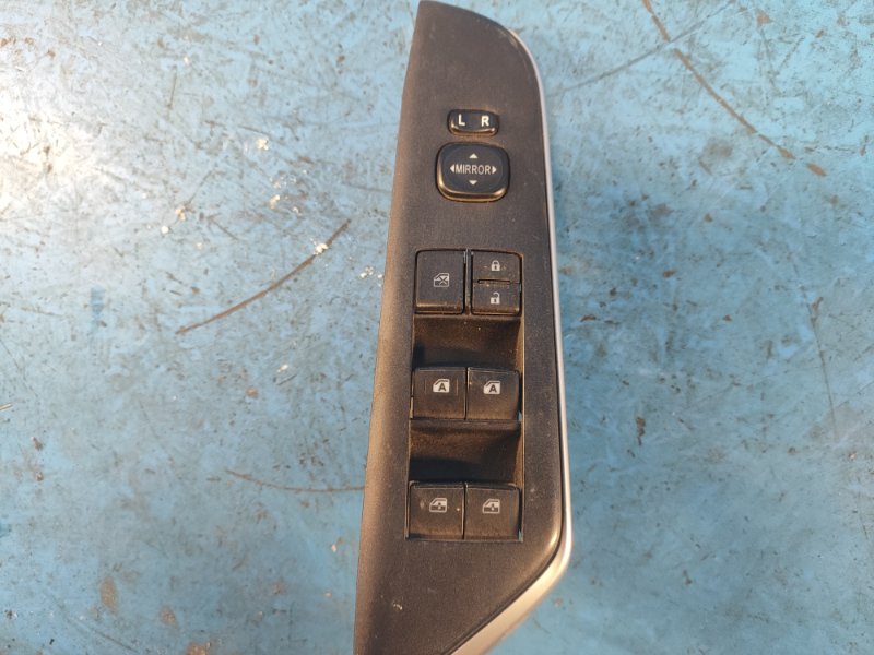 Блок управления стеклоподъемниками передний левый CAMRY 50 12-15 Блок управления стеклоподъемниками передний левый CAMRY 50 12-15