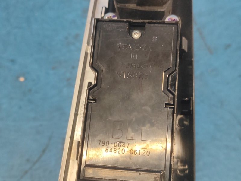 Блок управления стеклоподъемниками передний левый CAMRY 50 12-15 Блок управления стеклоподъемниками передний левый CAMRY 50 12-15