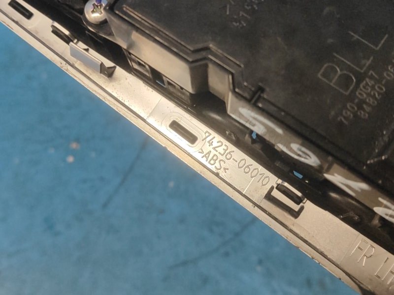 Блок управления стеклоподъемниками передний левый CAMRY 50 12-15 Блок управления стеклоподъемниками передний левый CAMRY 50 12-15