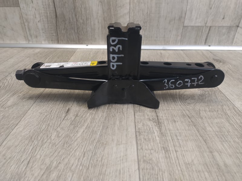 Домкрат ESCAPE 12-19 2018 T15HDTX Домкрат ESCAPE 12-19 2018 T15HDTX