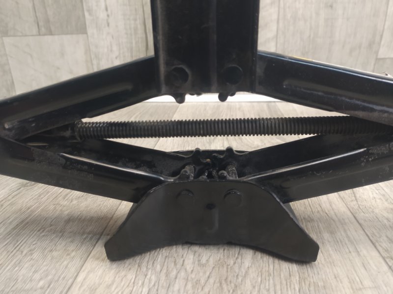 Домкрат FORD ESCAPE 12-19 T15HDTX Домкрат FORD ESCAPE 12-19 T15HDTX