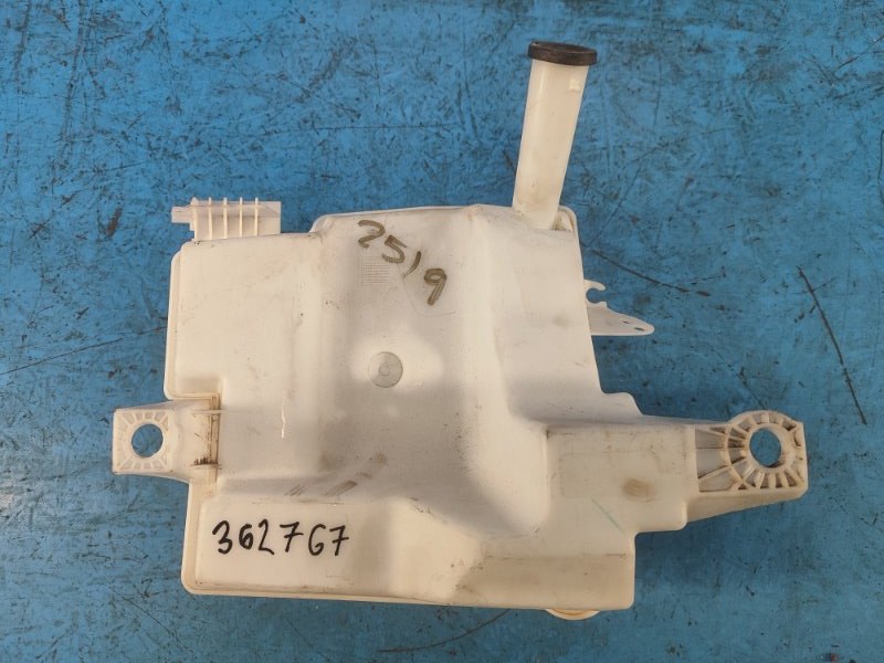 Бачок омывателя FORD FOCUS 10-18 CP9Z-17618-A Б/У