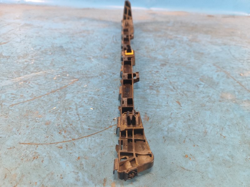 Кронштейн заднего бампера правый HONDA ACCORD CR 13-18 2.4 Кронштейн заднего бампера правый HONDA ACCORD CR 13-18 2.4