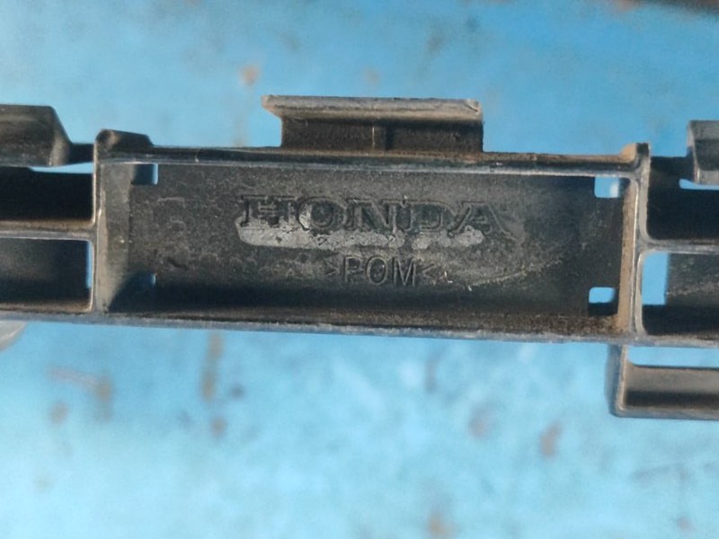 Кронштейн заднего бампера правый ACCORD CR 13-18 2014 2.4 Кронштейн заднего бампера правый ACCORD CR 13-18 2014 2.4