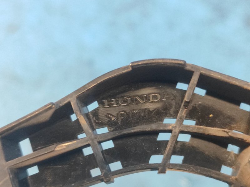 Кронштейн заднего бампера правый HONDA ACCORD CU8 / TSX 08-14 2.4L Кронштейн заднего бампера правый HONDA ACCORD CU8 / TSX 08-14 2.4L