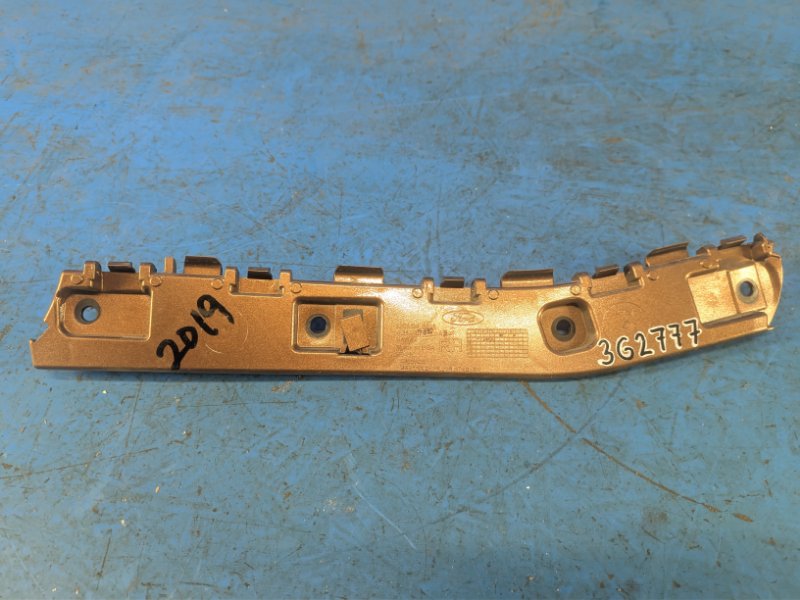 Запчасть кронштейн заднего бампера правый FORD ESCAPE 12-19 GJ54-17E850-AB Б/У Кронштейн заднего бампера правый FORD ESCAPE 12-19 GJ54-17E850-AB Б/У