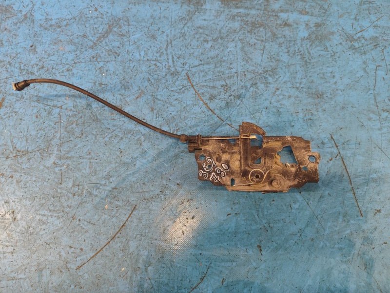 Запчасть замок капота FORD ESCAPE 12-19 2014 T20HDTX CV6Z-16700-B Б/У Замок капота FORD ESCAPE 12-19 2014 T20HDTX CV6Z-16700-B Б/У