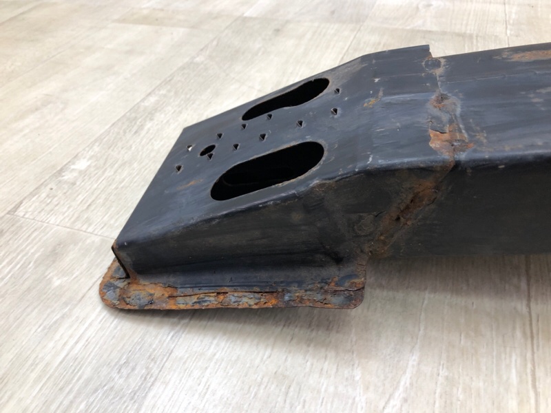 Усилитель переднего бампера CAMRY 40 06-11 2009 2.4 2AZFXE