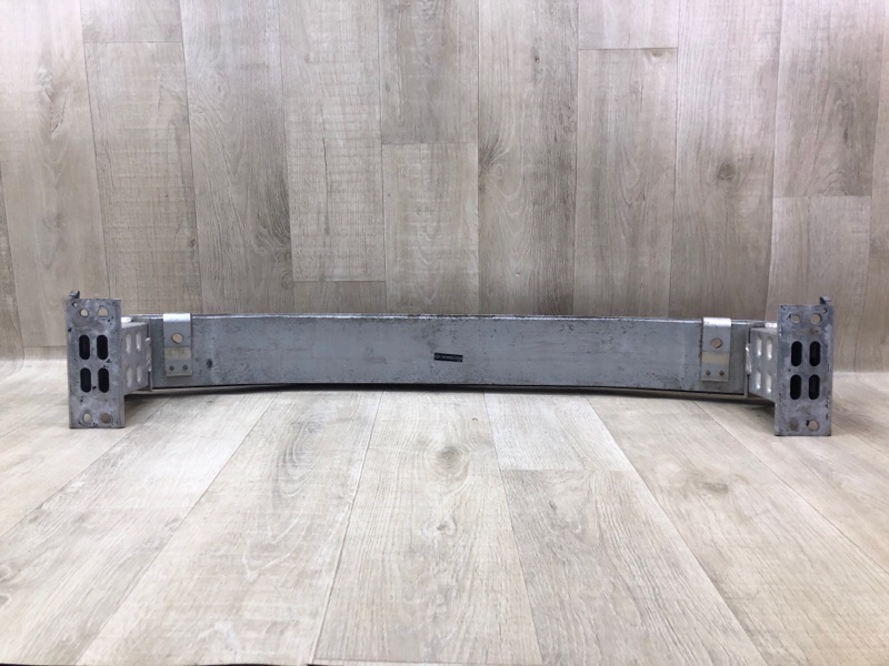 Усилитель переднего бампера LEXUS CT200 11-17 1.8 2ZRFXE