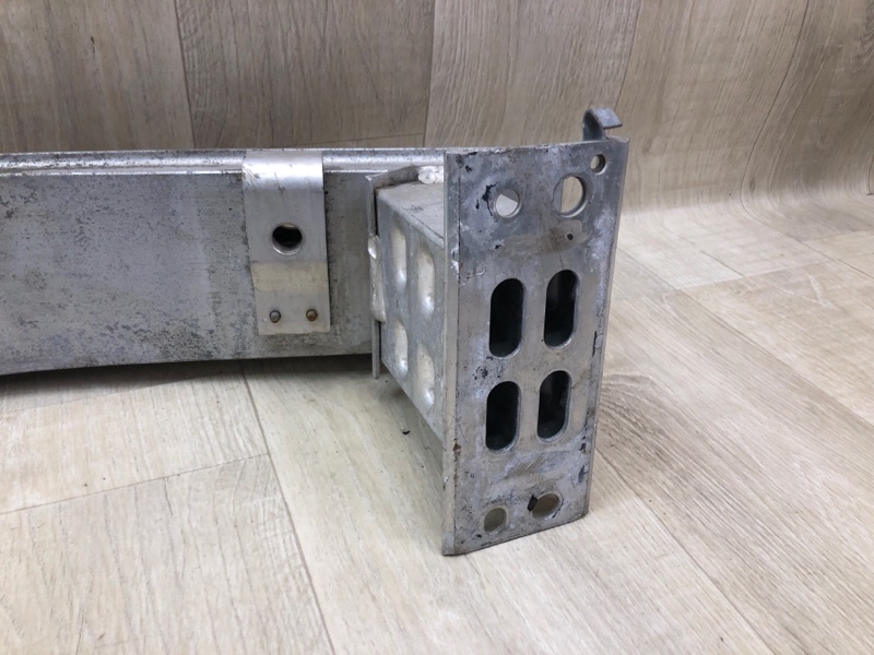 Усилитель переднего бампера CT200 11-17 2013 1.8 2ZRFXE