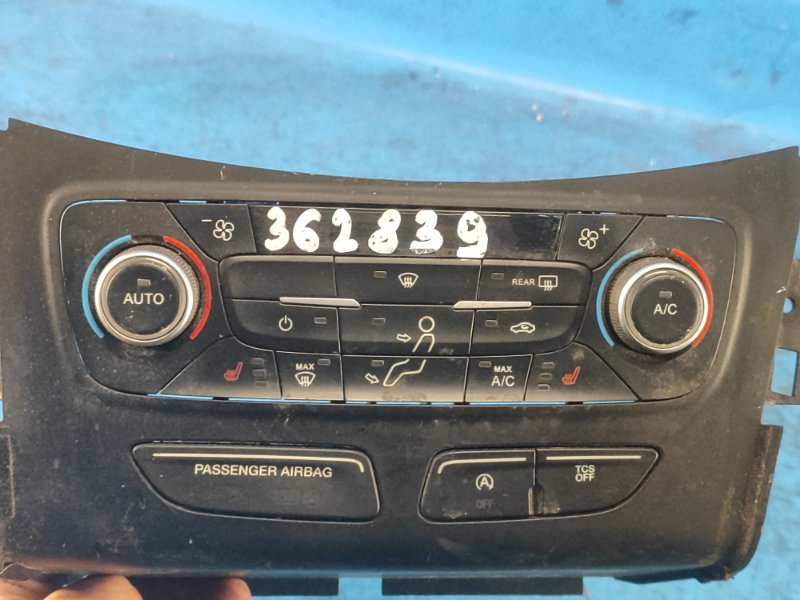 Блок управления печкой ESCAPE 12-19 2018 T15HDTX Блок управления печкой ESCAPE 12-19 2018 T15HDTX