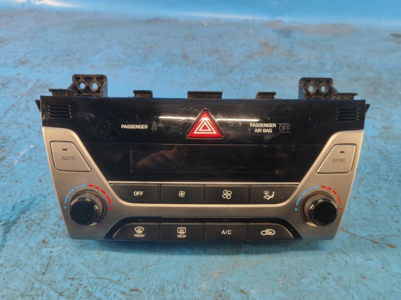 Запчасть блок управления печкой HYUNDAI ELANTRA AD 16- 2016 2.0 G4NH 97250-F2231RET Б/У Блок управления печкой HYUNDAI ELANTRA AD 16- 2016 2.0 G4NH 97250-F2231RET Б/У